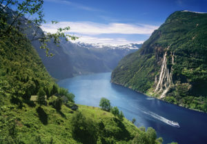 geirangerfjord-skagefla-waterfall